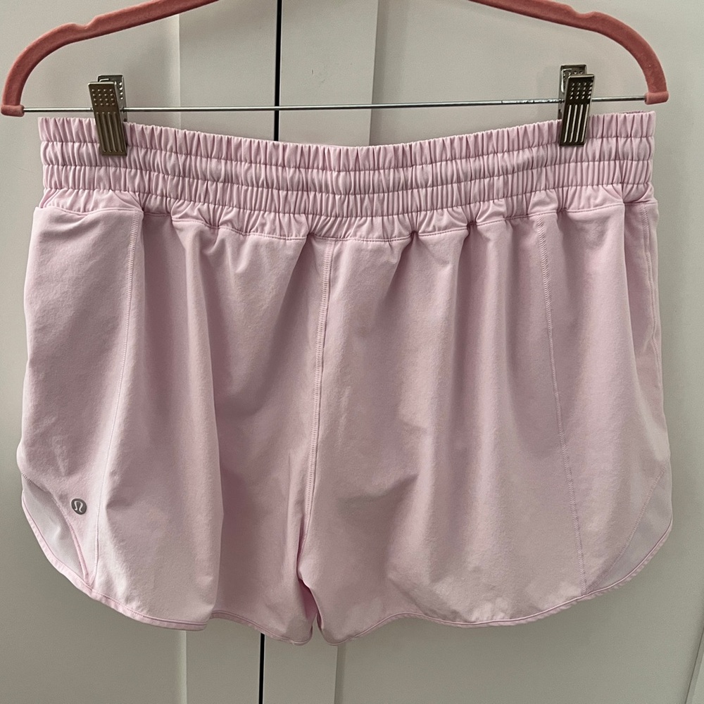 Lululemon Athletica Hotty Hot Light Pale Pink Athletic Running Shorts Size 14 - Picture 2 of 2